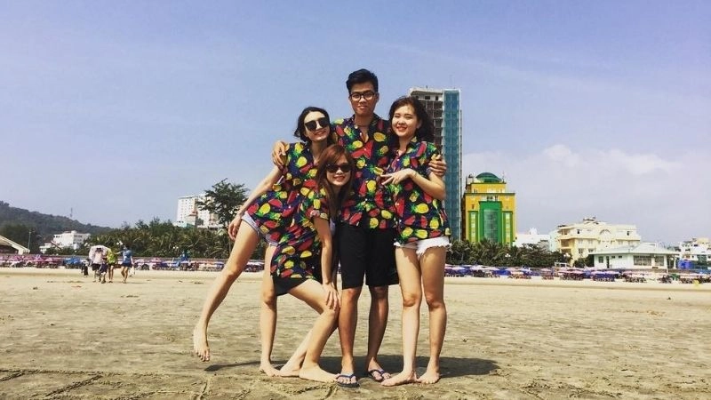 Thư giãn Bãi Sau giữa biển trời mênh mông