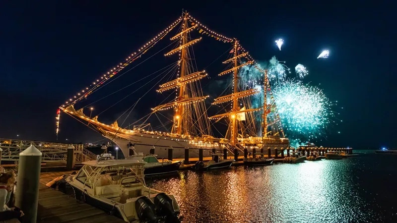 Boston lung linh dưới ánh đèn đêm huyền ảo