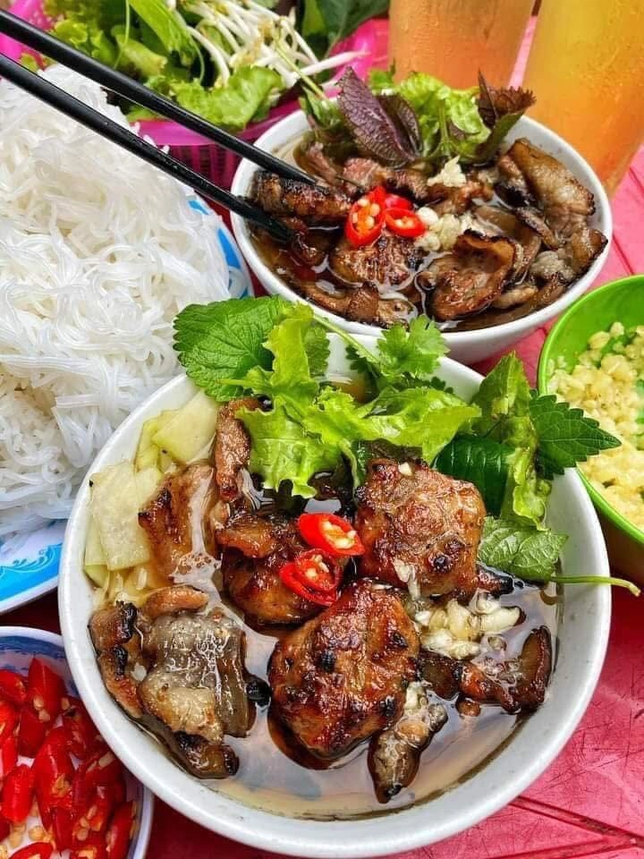 Đĩa bún chả Hà Nội thơm lừng đậm chất thủ đô