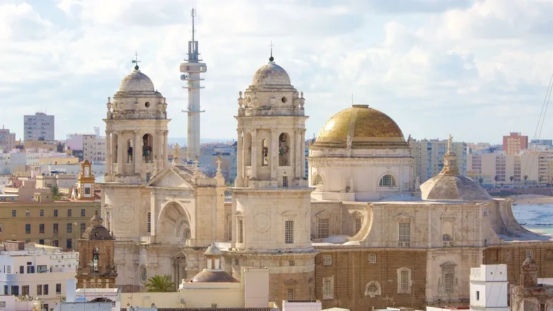 Nhà thờ cổ kính giữa lòng Cádiz trầm mặc