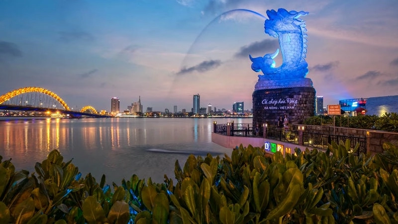 Cảnh đêm Đà Nẵng từ trên cao đầy mê hoặc