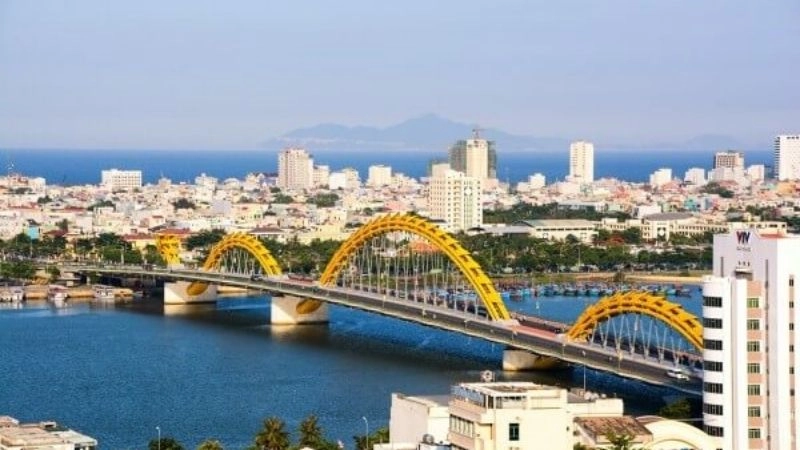 Du lịch Đà Nẵng không thể thiếu cầu Rồng huyền thoại