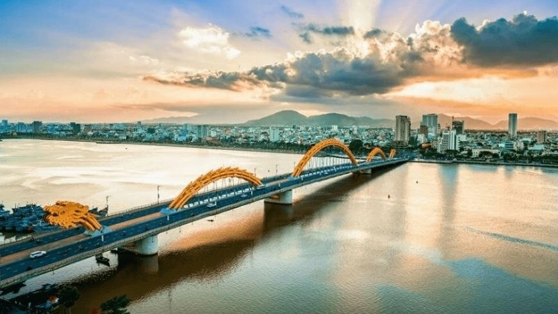 Màn trình diễn Cầu Rồng hấp dẫn mọi ánh nhìn