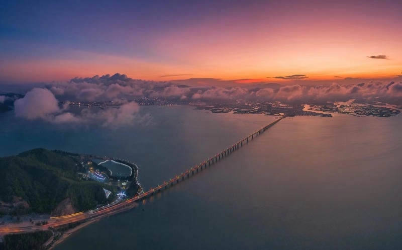 Cầu Thị Nại Quy Nhơn lung linh trong ánh hoàng hôn