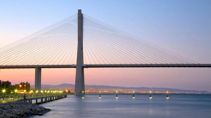 Kiến trúc hiện đại và ấn tượng của cầu Vasco da Gama