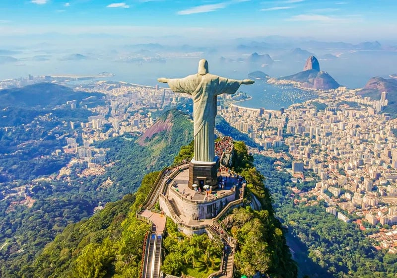 Tượng Chúa Cứu Thế hình ảnh biểu tượng thiêng liêng Brazil