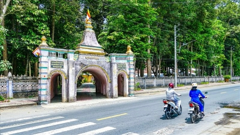 Chùa Hang Trà Vinh ảnh đẹp kiến trúc Khmer độc đáo