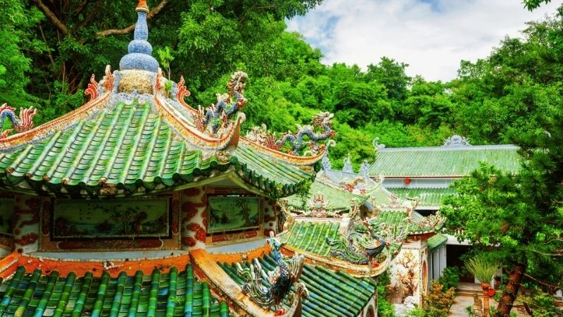 Bình yên Chùa Linh Ứng giữa biển trời lộng gió