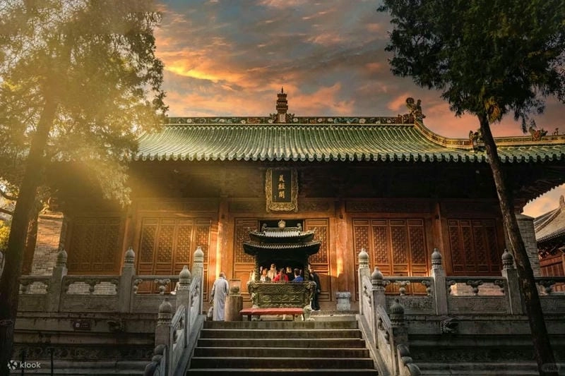 Tham quan ngôi chùa thiếu lâm tự linh thiêng