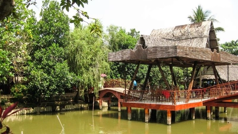 Miền Tây sông nước níu chân bao du khách