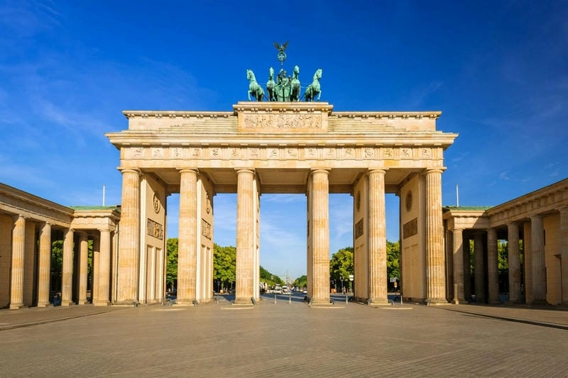 Chiêm ngưỡng kiến trúc cổ điển Cổng Brandenburg Berlin