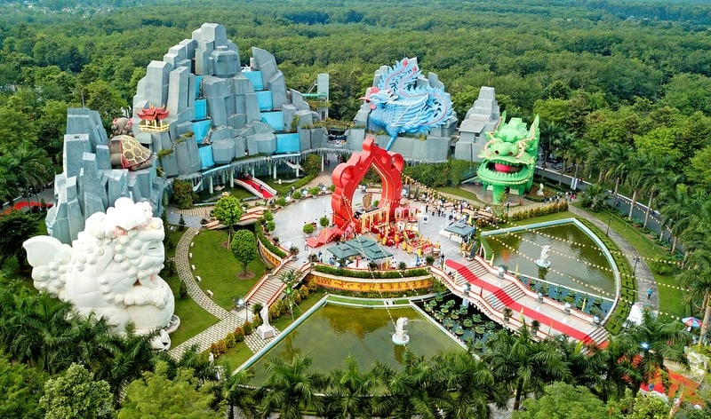 Công viên Bình Dương rợp bóng cây xanh mát