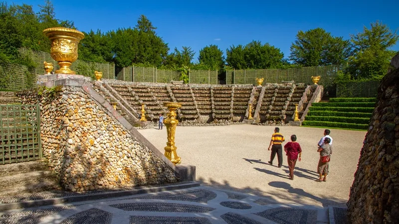Vẻ đẹp cung điện Versailles làm say lòng khách du lịch muôn nơi