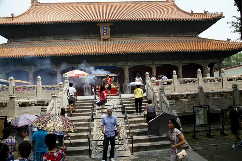 Trải nghiệm lễ hội truyền thống tại đền Khổng Tử