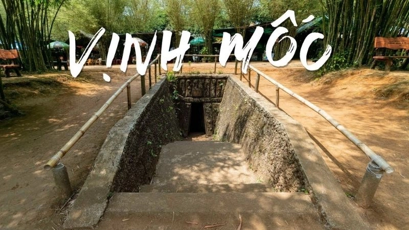 Địa đạo Vịnh Mốc nằm tại xã Vĩnh Thạch, huyện Vĩnh Linh, Quảng Trị, là công trình quân sự ngầm độc đáo