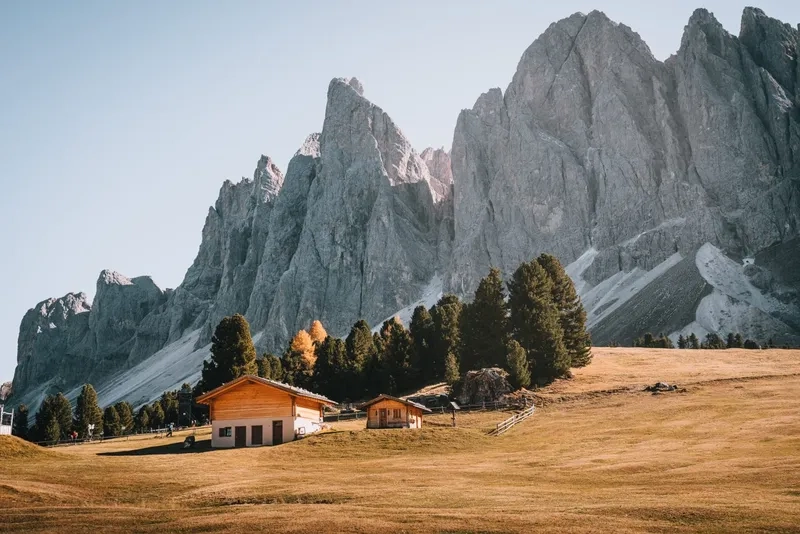 Đắm mình trong vẻ đẹp thiên nhiên hoang sơ của Dolomites