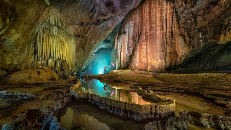 Ánh sáng Động Phong Nha tạo khung cảnh huyền ảo