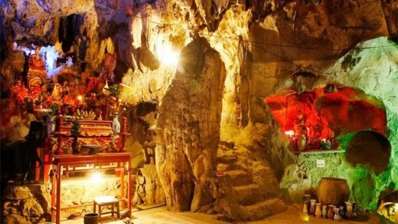 Chiêm ngưỡng vẻ đẹp huyền ảo Động Nhị Thanh