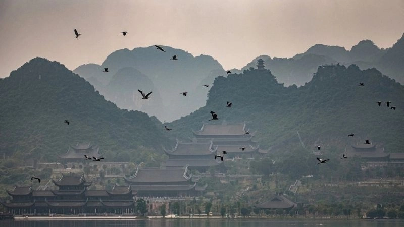 Thời điểm lý tưởng để ghé thăm Chùa Tam Chúc huyền bí
