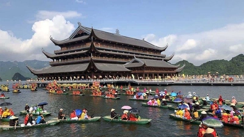 Cách di chuyển đến Chùa Tam Chúc thuận tiện nhất 