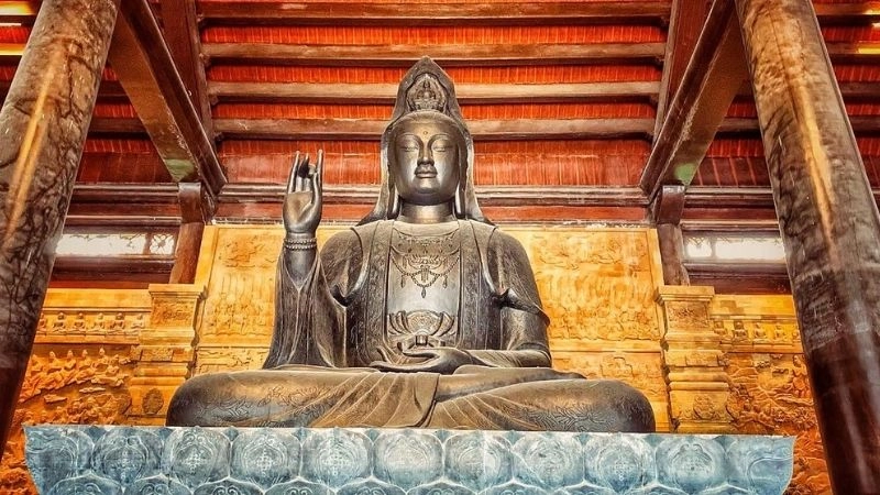 Khám phá kỳ quan tâm linh Chùa Tam Chúc vĩ đại