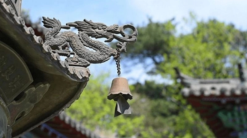 Cảm nhận sự thiêng liêng tại Chùa Chuông cổ kính