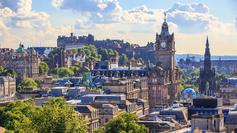 Khám phá từng góc phố đẹp ở Edinburgh