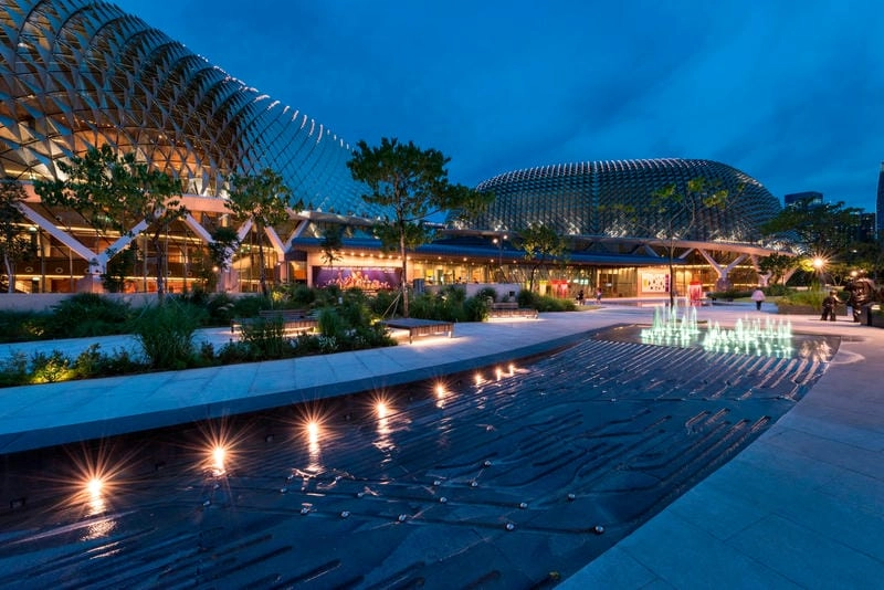 Ảnh Esplanade Singapore với thiết kế độc đáo bên bờ vịnh Marina