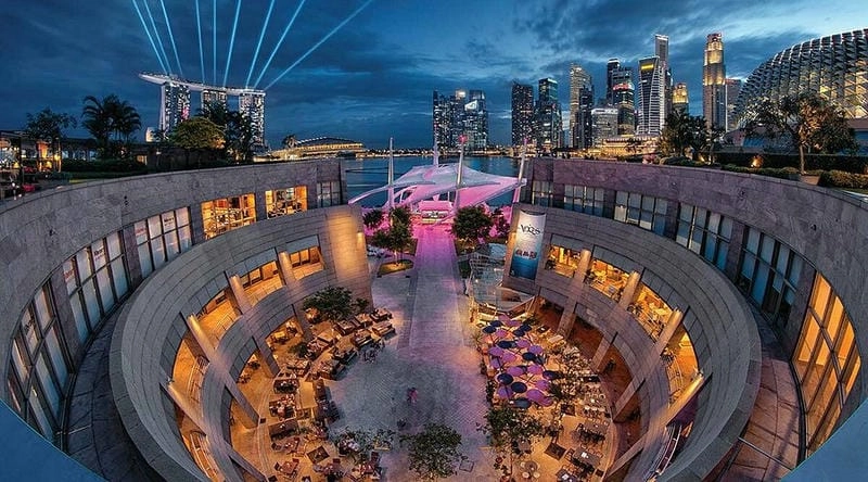 Vẻ đẹp lung linh của Esplanade về đêm bên ánh đèn thành phố