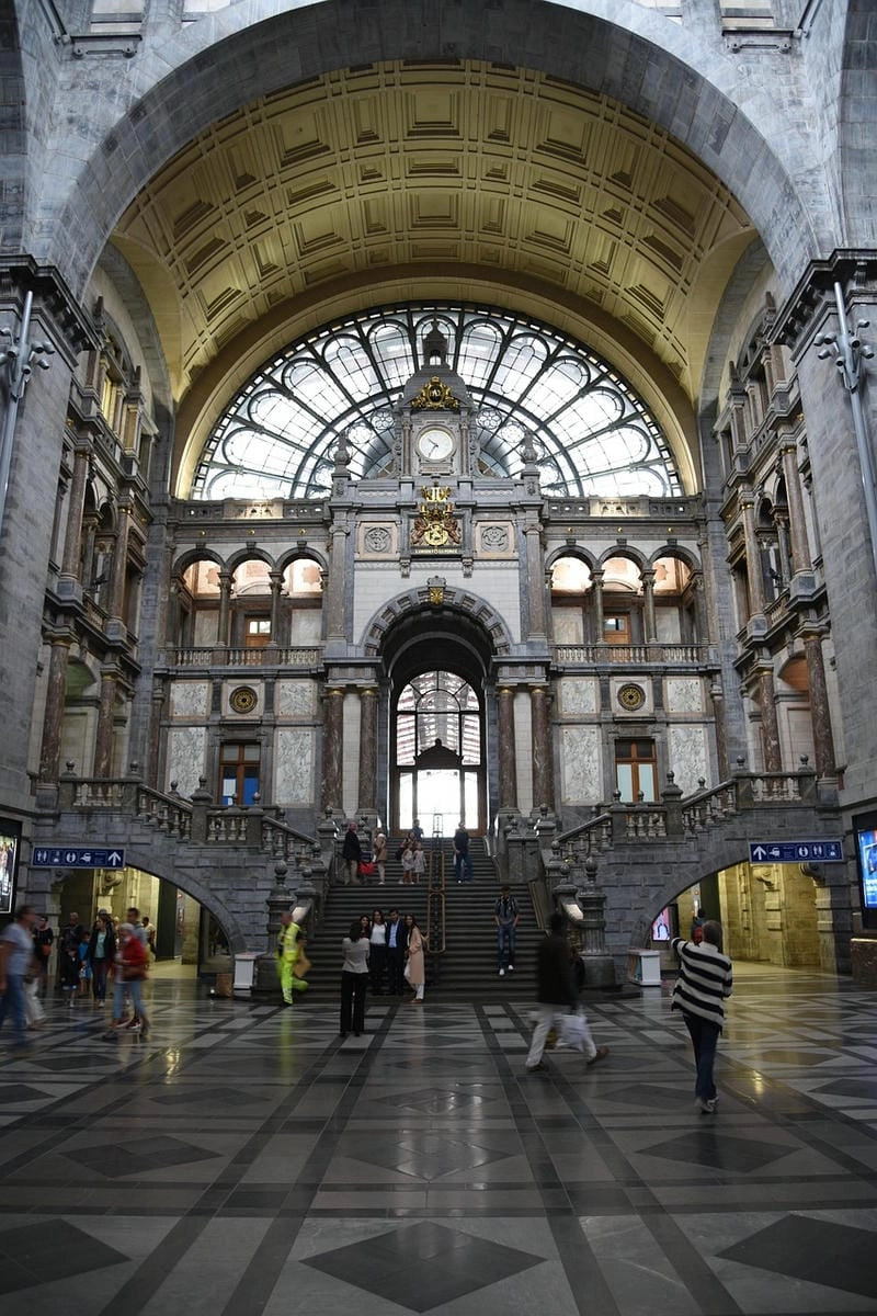 Khám phá Bỉ Ga Trung tâm Antwerp biểu tượng du lịch