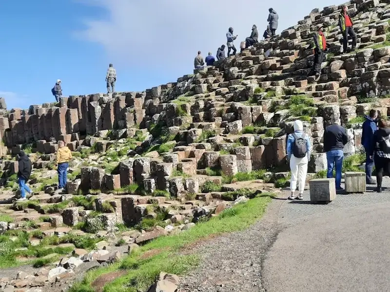 Xem Ảnh cận cảnh cột đá Giant's Causeway chi tiết