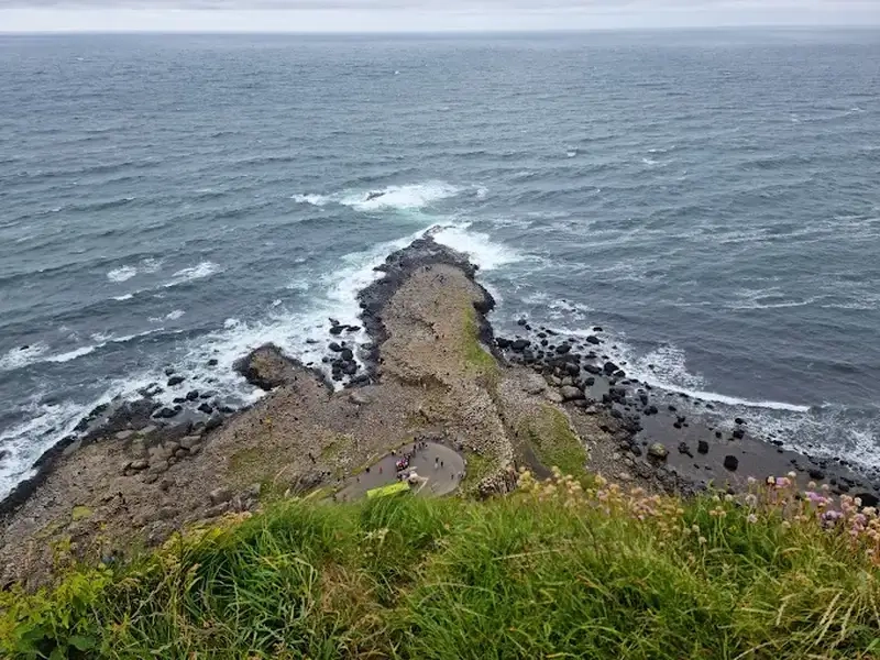 Thưởng thức Ảnh hoàng hôn tại Giant's Causeway lãng mạn