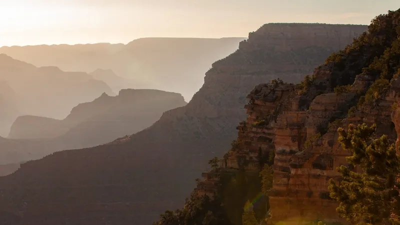Grand Canyon tuyệt đẹp với những tầng đá màu sắc đa dạng