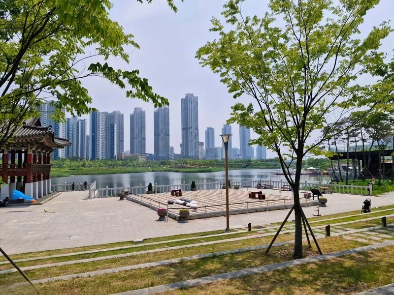 Gyeonggi-do là tỉnh lớn nhất và đông dân nhất của Hàn Quốc