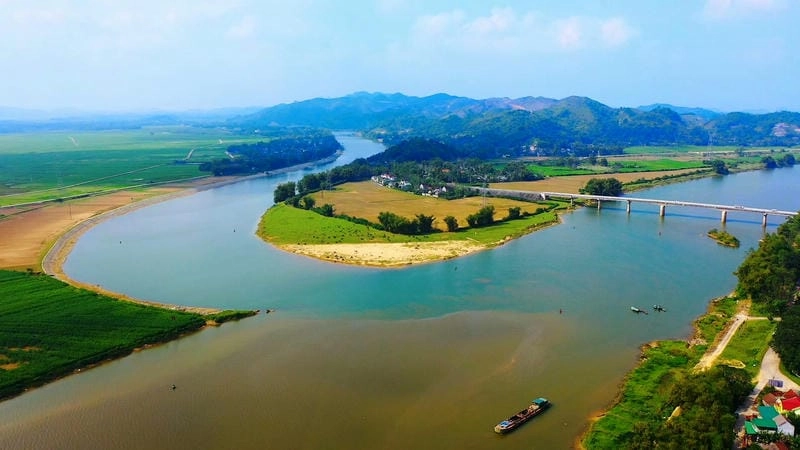 Bãi biển Hà Tĩnh thơ mộng dưới ánh hoàng hôn