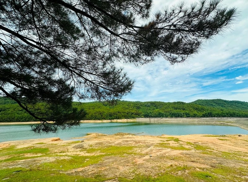 Du lịch Hà Tĩnh khám phá biển Thiên Cầm