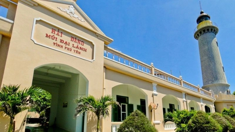 Thời điểm lý tưởng để chinh phục hải đăng Mũi Điện
