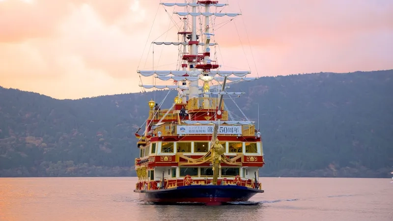 Thưởng ngoạn vẻ đẹp hoàng hôn ở Hakone