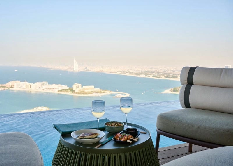 Tìm hiểu chi tiết từ Aura Skypool review