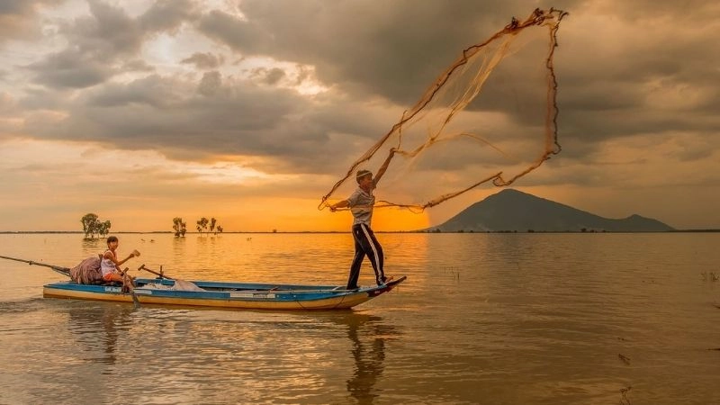 Bình yên Hồ Dầu Tiếng trong làn gió nhẹ