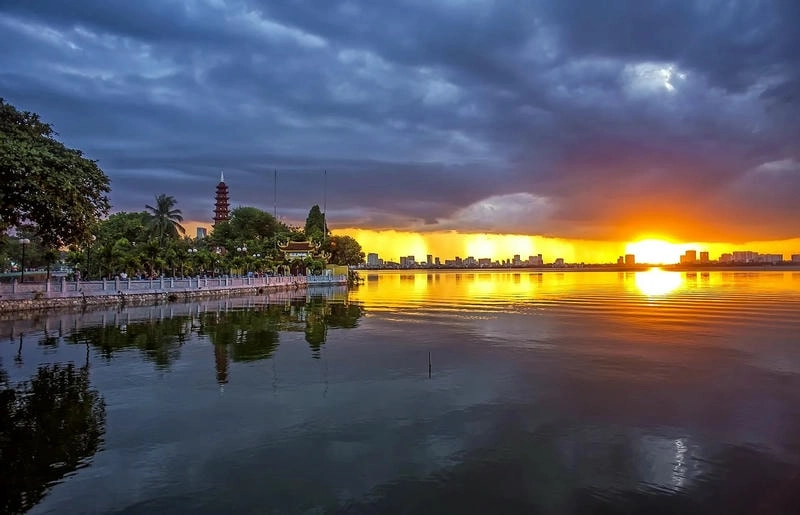 Không gian thơ mộng của Hồ Tây ở Hà Nội