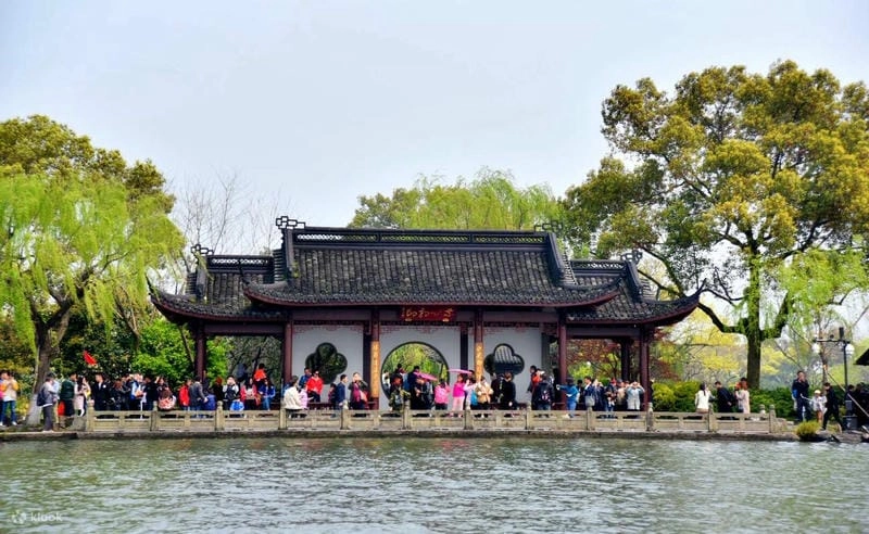 Ngắm Hồ Tây Hàng Châu mùa thu thơ mộng tuyệt vời