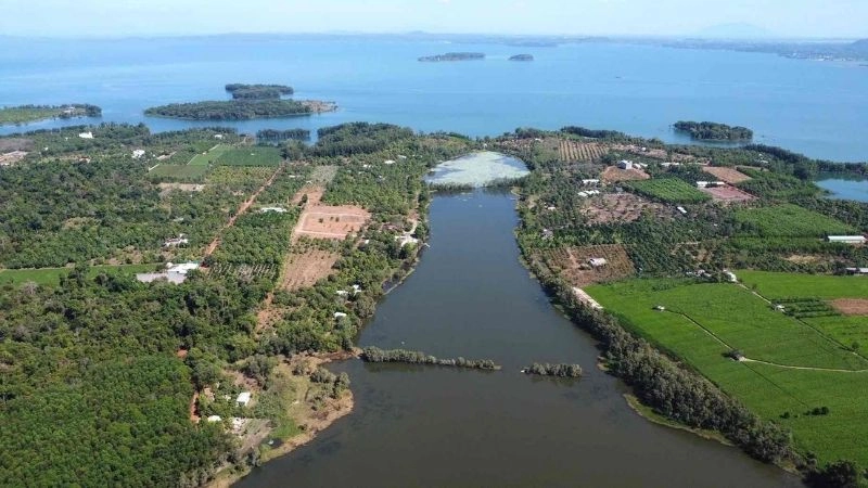 Cảnh quan Hồ Trị An hữu tình lãng mạn