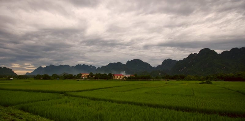 Du lịch Hòa Bình khám phá thung lũng Mai Châu thơ mộng