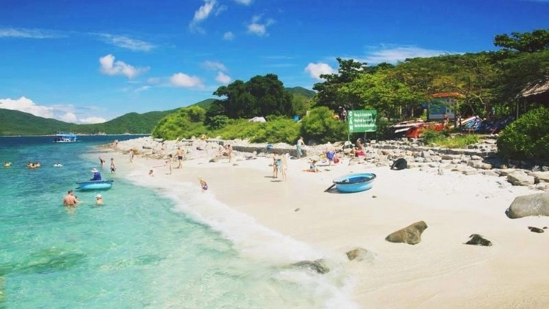 Thiên nhiên Hòn Mun hoang sơ và quyến rũ lạ