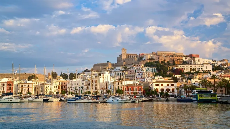 Ibiza là nơi nghỉ dưỡng lý tưởng nhất