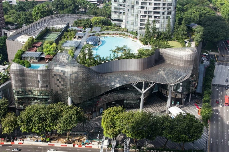 ION Orchard nổi bật giữa tuyến phố mua sắm sầm uất Orchard Road