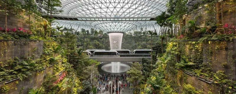 Check in thác nước khổng lồ tại Jewel Changi Airport