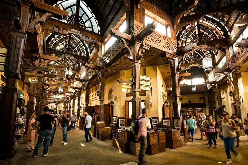 Chiêm ngưỡng view Burj Al Arab từ Khu phố chợ Souk Madinat Jumeirah