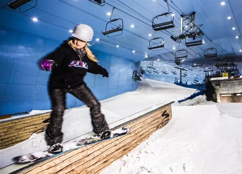 Không gian tuyết trắng ở Khu trượt tuyết trong nhà Ski Dubai